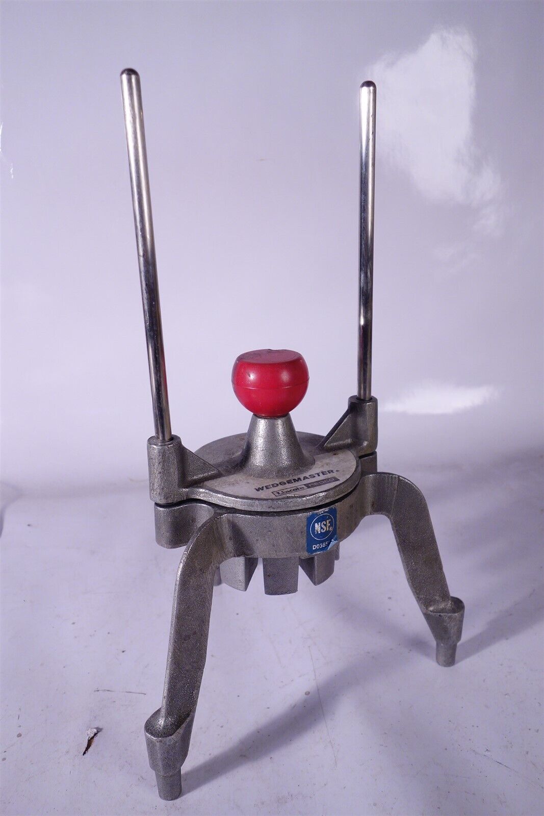 Lincoln Redco Wedgemaster - 8 Section Fruit Vegetable Wedge Cutter