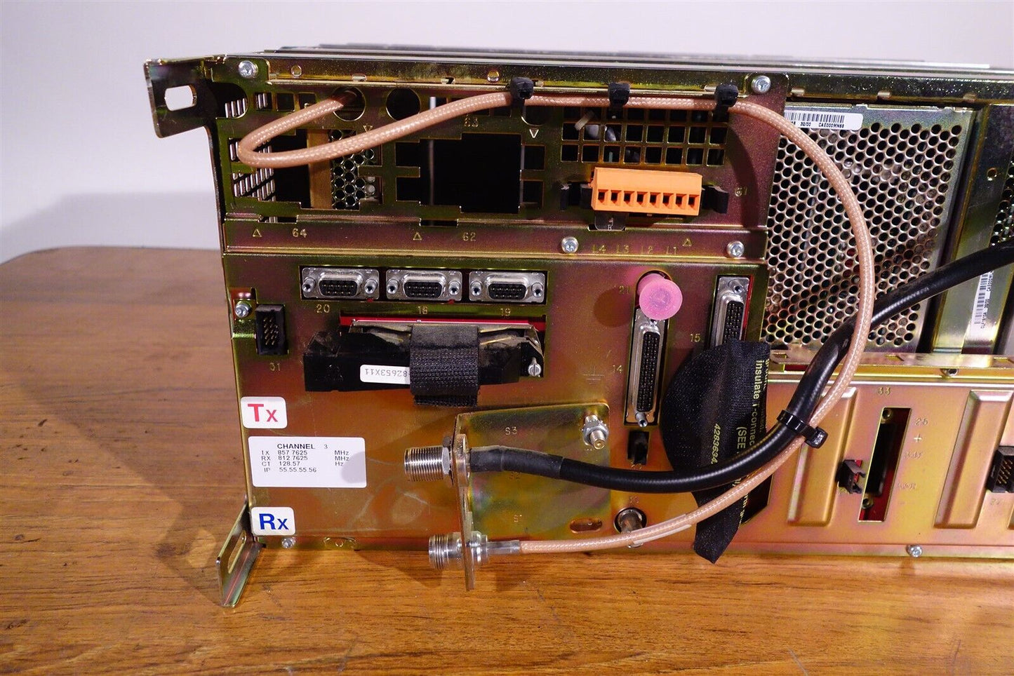 MOTOROLA QUANTAR T5365A UHF 800MHZ Excellent Working