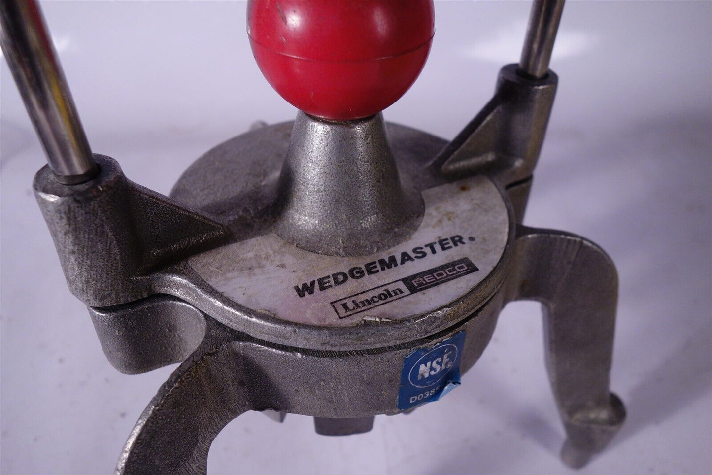 Lincoln Redco Wedgemaster - 8 Section Fruit Vegetable Wedge Cutter