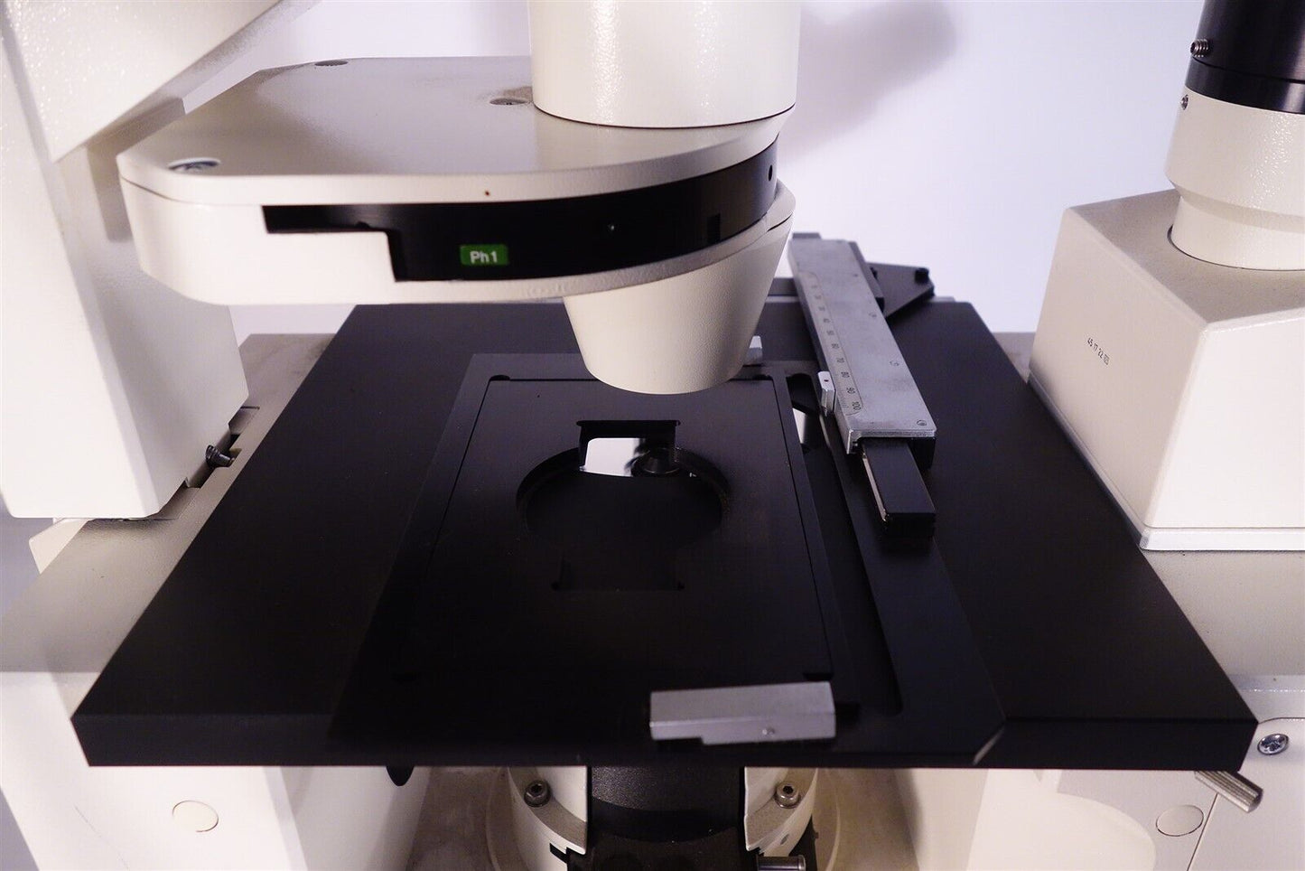 Zeiss AxioVert 35 Microscope Plan Apochromat Neofluar -Excellent