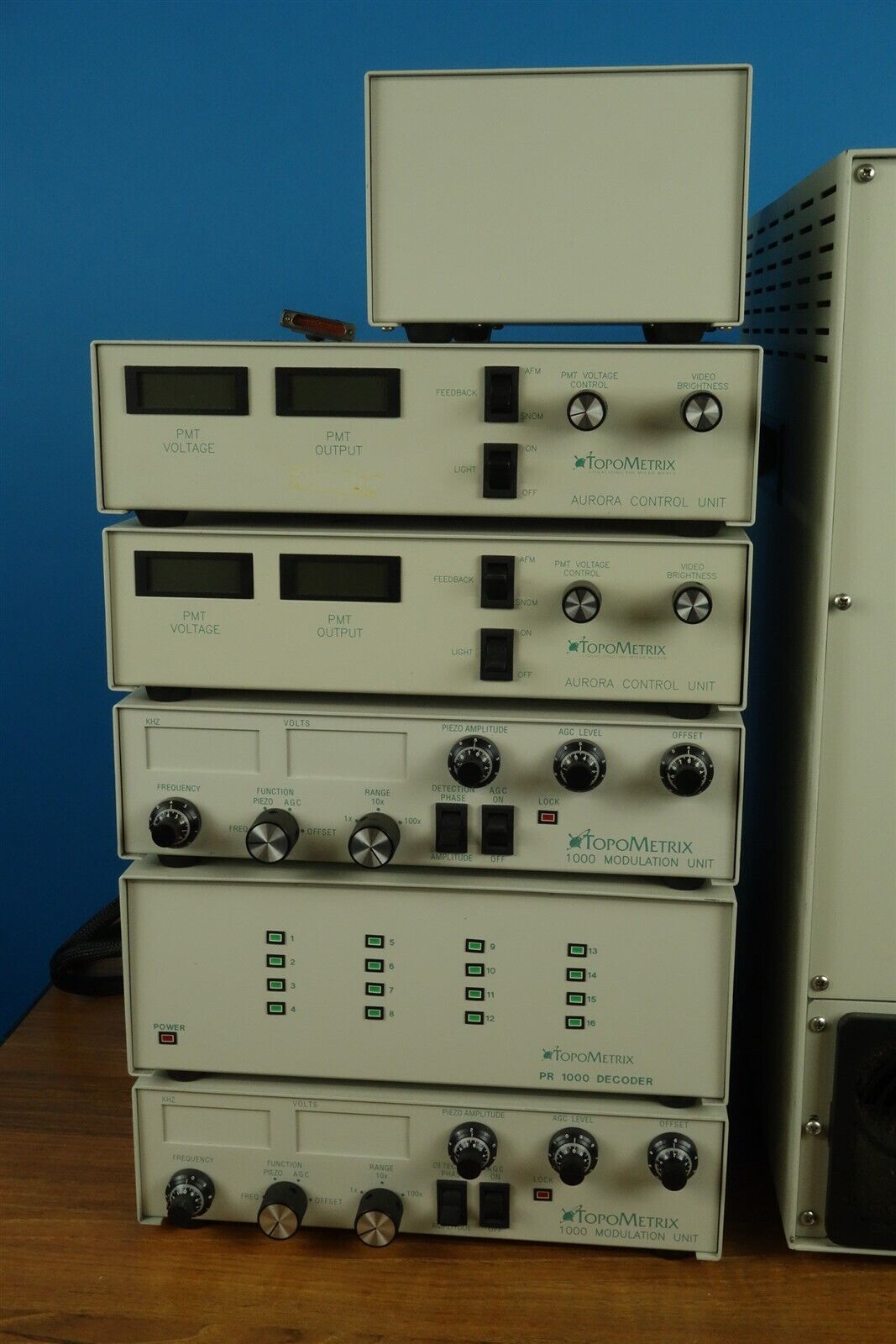 Topometrix Aurora Microscope Control Hardware Units Decoder / Modulator