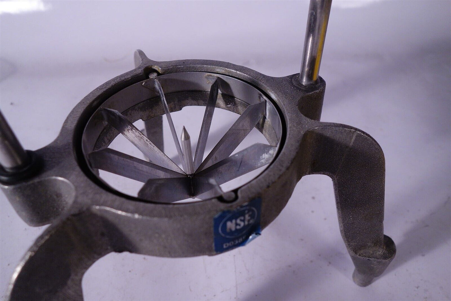 Lincoln Redco Wedgemaster - 8 Section Fruit Vegetable Wedge Cutter