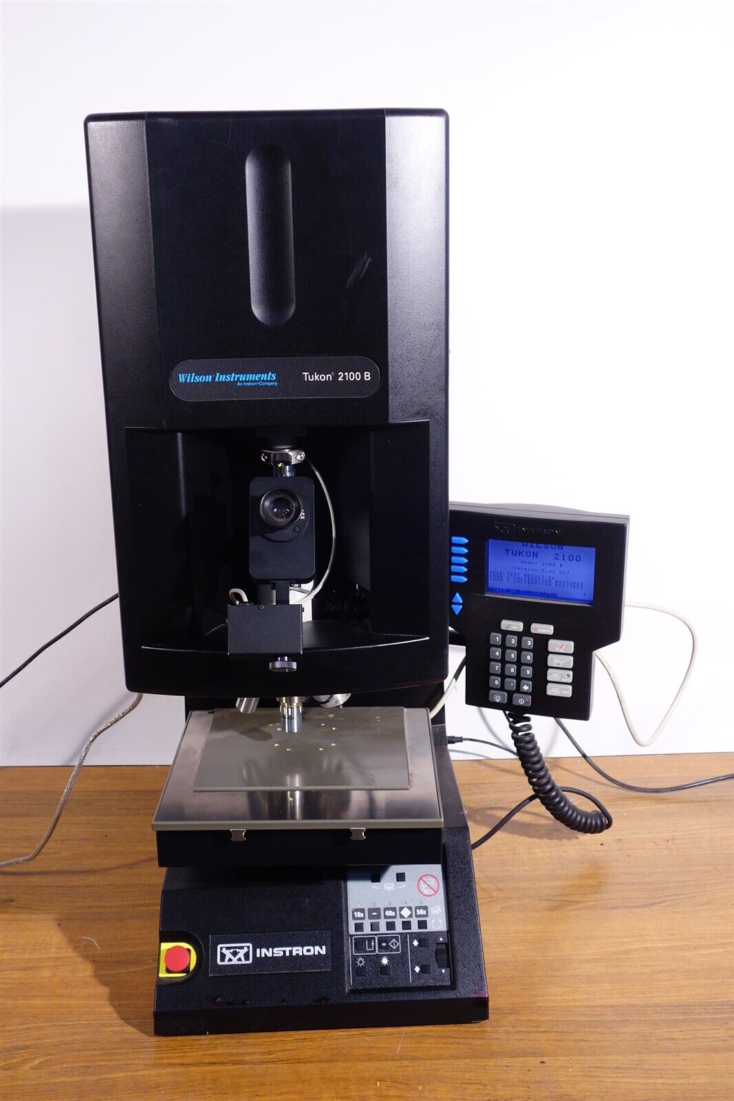 Wilson Instron KNOOP VICKERS HARDNESS TESTER TUKON TM 2100B