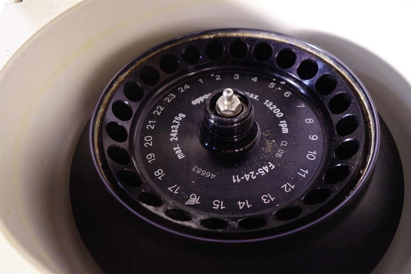 Eppendorf 5415D Centrifuge With Rotor & lid F 45-24-11 No Power