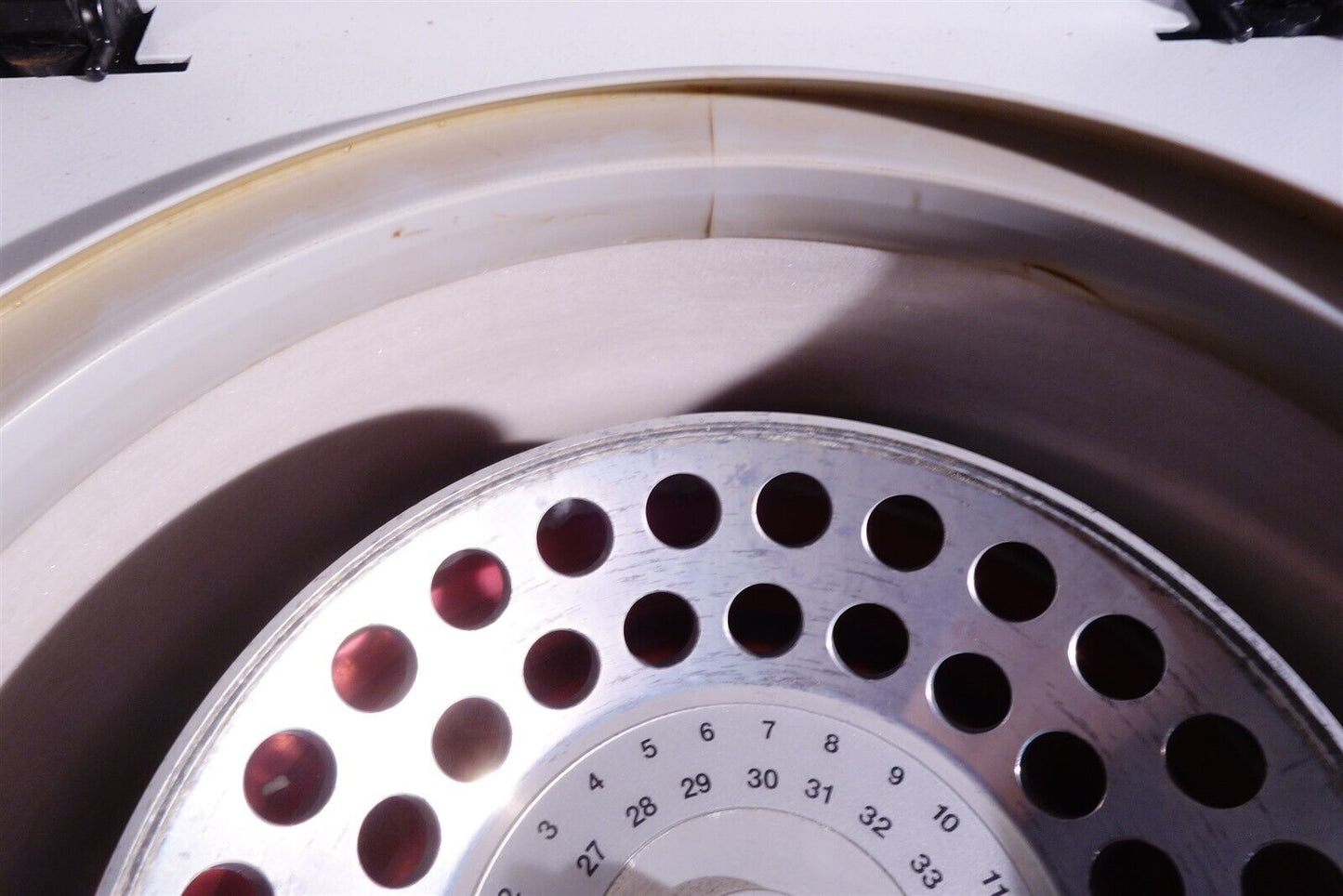 Hermle - Labortechnik Refrigerated Centrifuge Z 233 MK2 14000 Rotor Working READ