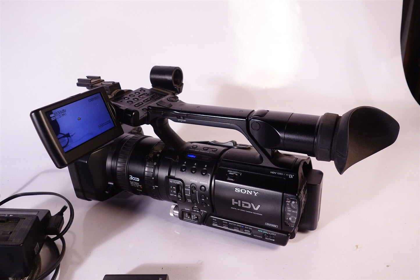 Sony HVR-Z1U Professional HDV Camcorder Video Camera High Definition 1080i