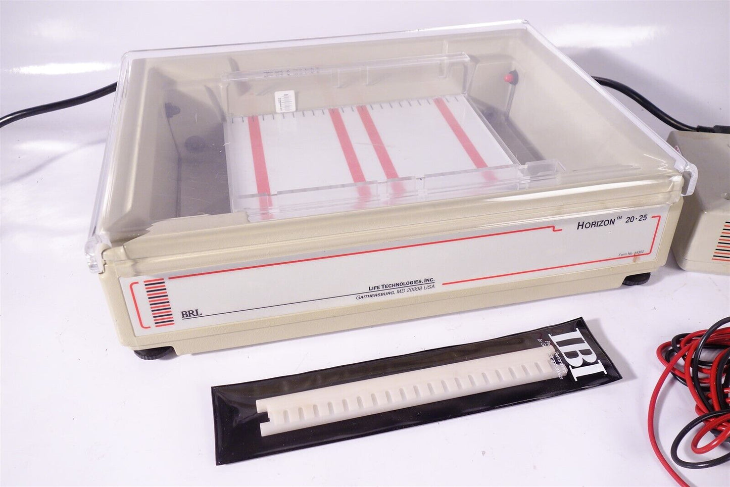 GIBCO BRL Horizon 20-25 Horizontal Electrophoresis System with 200 Power Supply