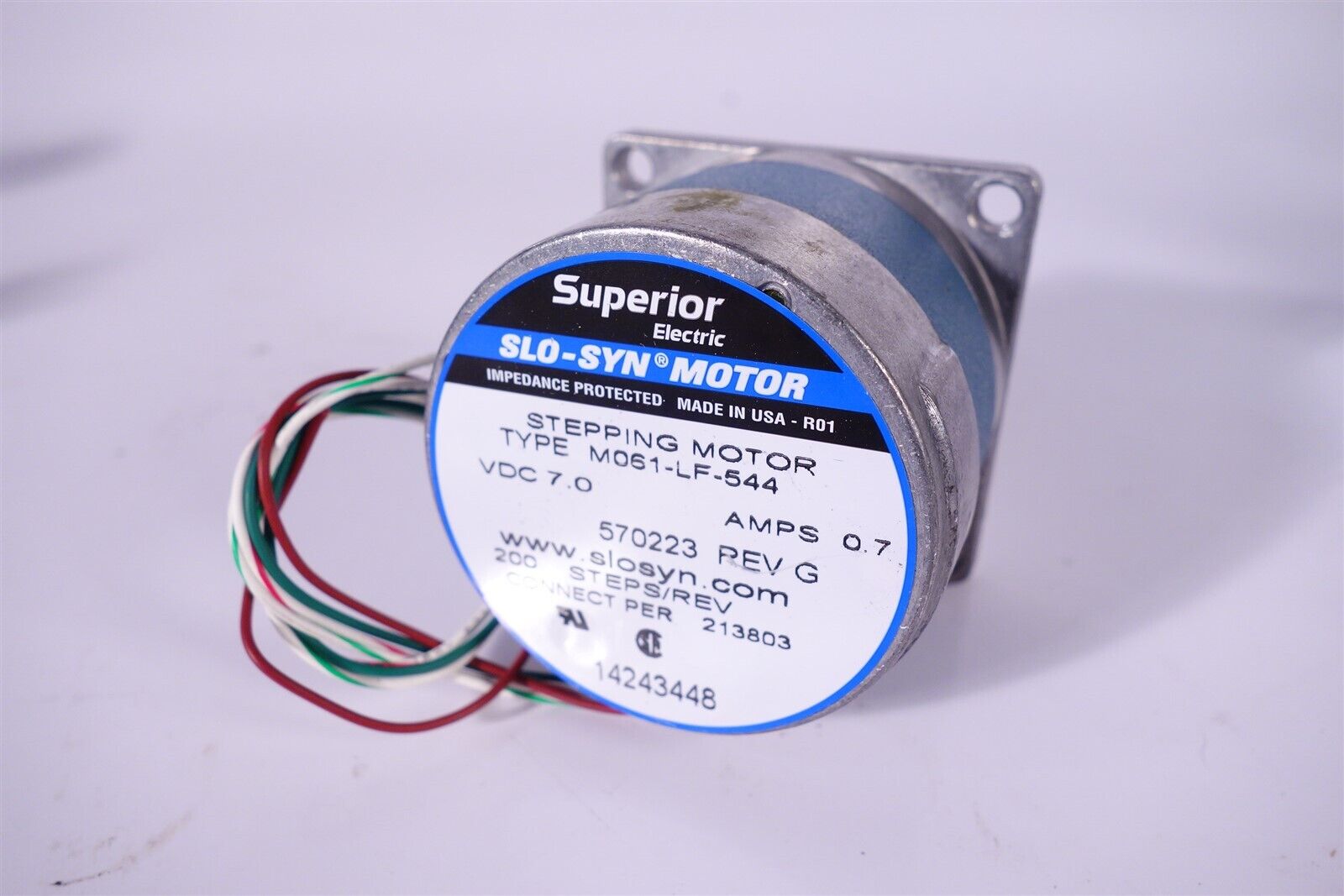 Superior Electric SLOSYN Stepping Motor Type M061LF544 7VDC 0.7AMP