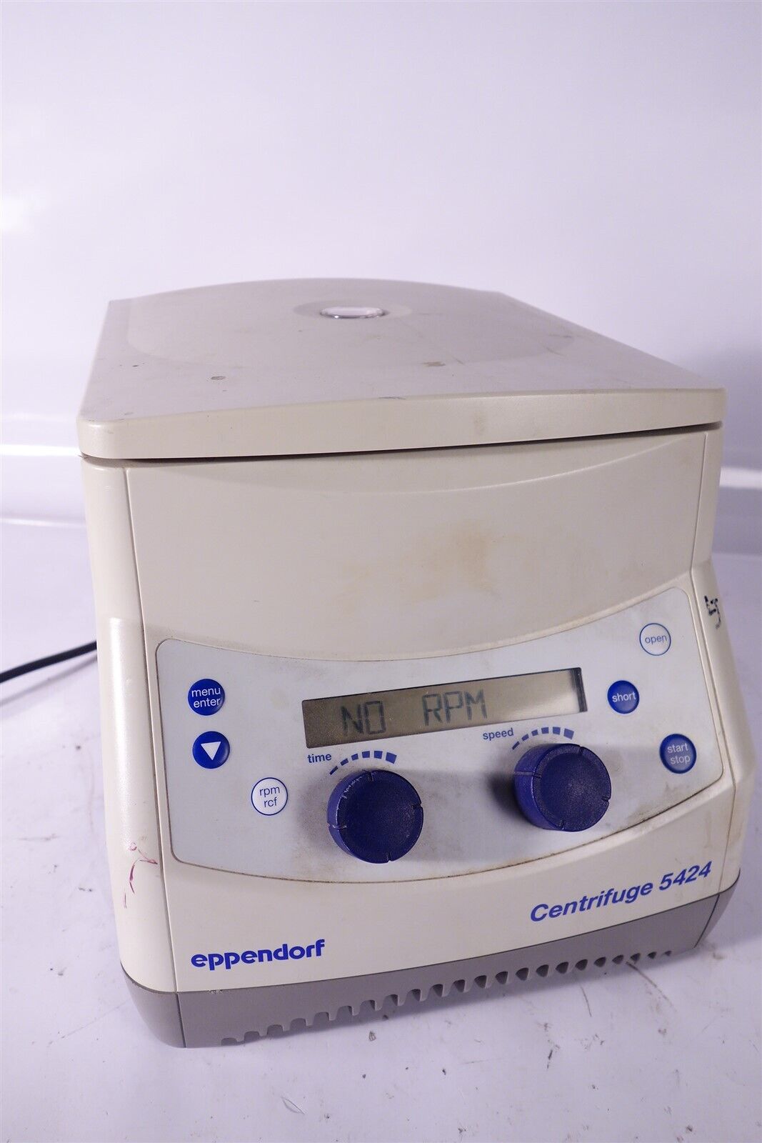 Eppendorf Centrifuge 5424 with FA-45-24-11 - Aerosol Tight Rotor