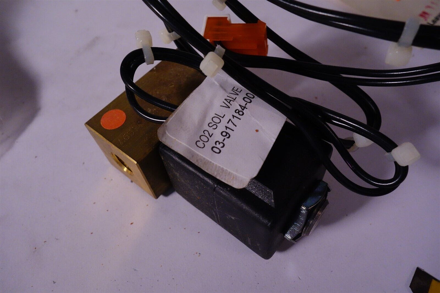 Varian CO2 Solenoid Valve 03-917184-00 3400CX - NEW