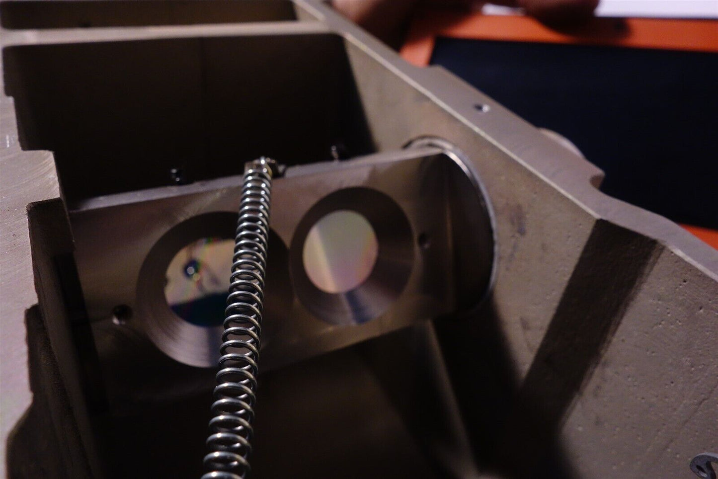 Flow Through Monochromator Diffraction Grating Liquid spectrometer