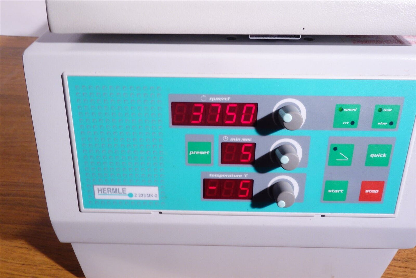 Hermle - Labortechnik Refrigerated Centrifuge Z 233 MK2 14000 Rotor Working READ