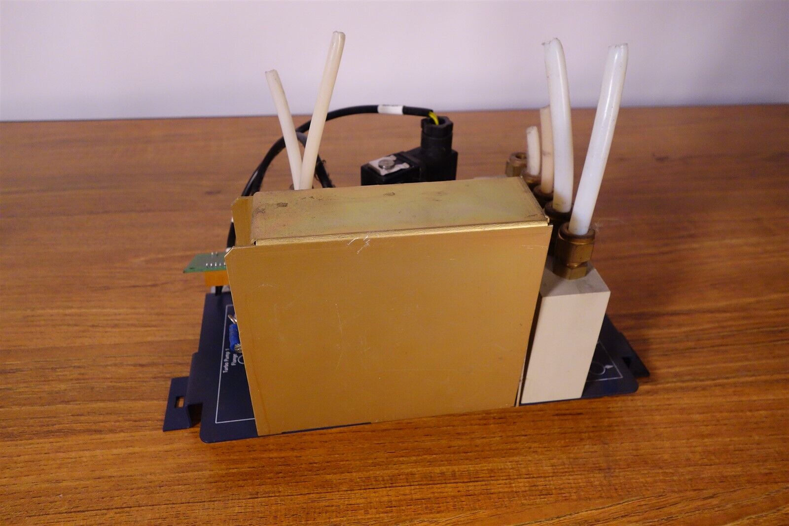  Varian Bruker 820-MS ICP Mass Spectrometer Gas Manifold / Solenoid Parts