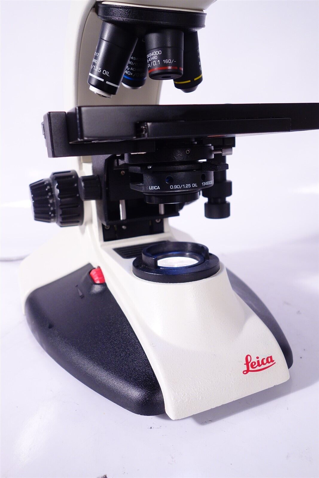 Leica CME Microscope with 3 Objectives - Great Working Condition 