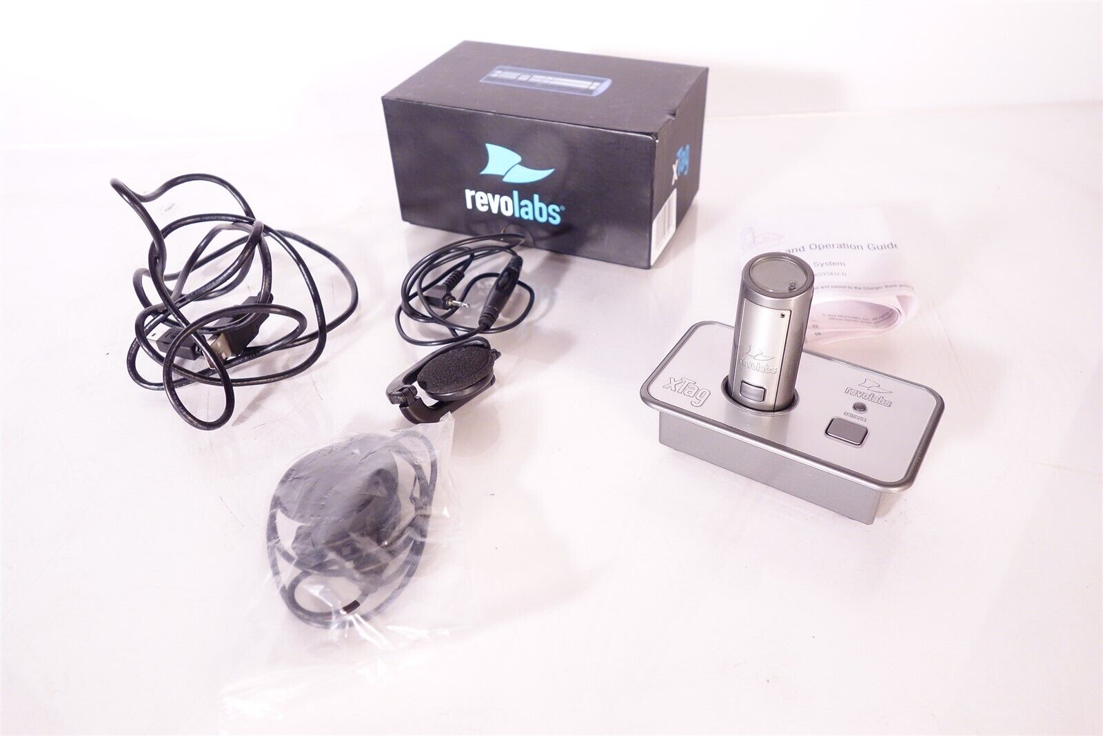 Revolabs 02-XTAGMIC XTAG 02-DSKMINA-D Charger + Microphone Good Condition