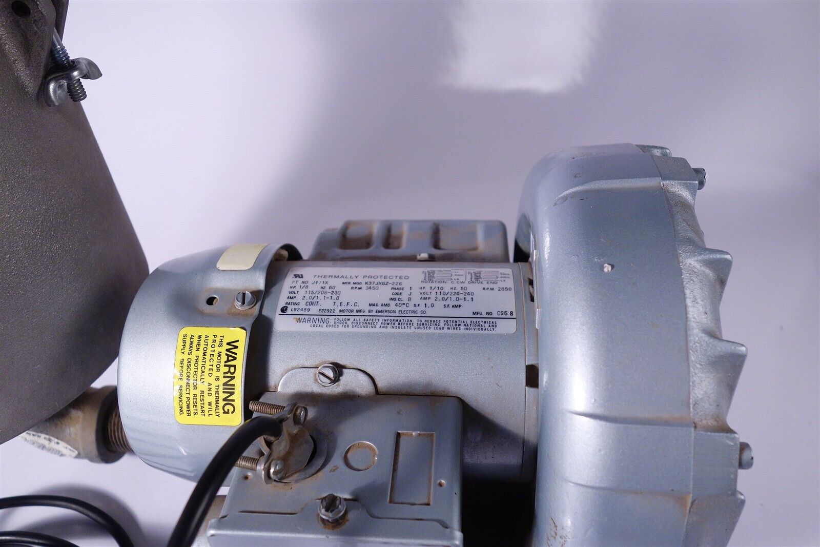 GAST REGENAIR model R1102 115/208-230 V, 1/8 HP, 1 Phase Blower