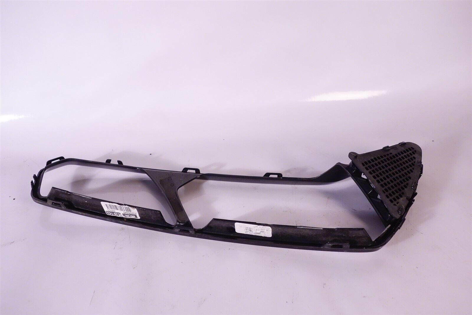 GM Carbon Flash Metallic Rear Fascia Turn Signal Lamp Trim Panel 23406885