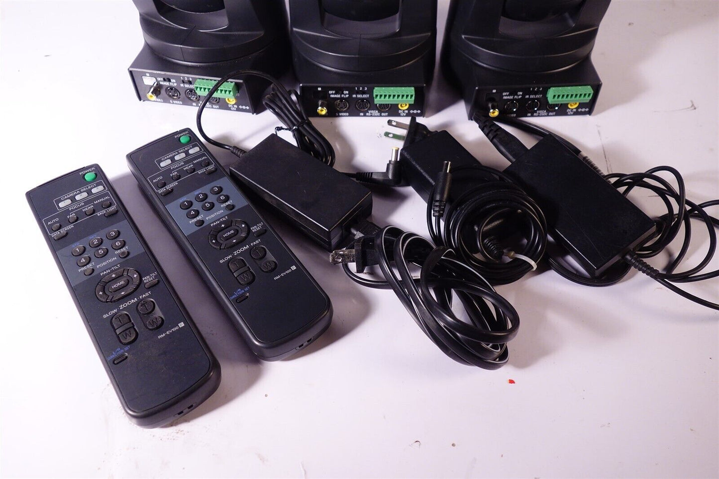 Lot of 3 - TESTED - WORKING Sony EVI-D70 + Power Supplies + Remotes