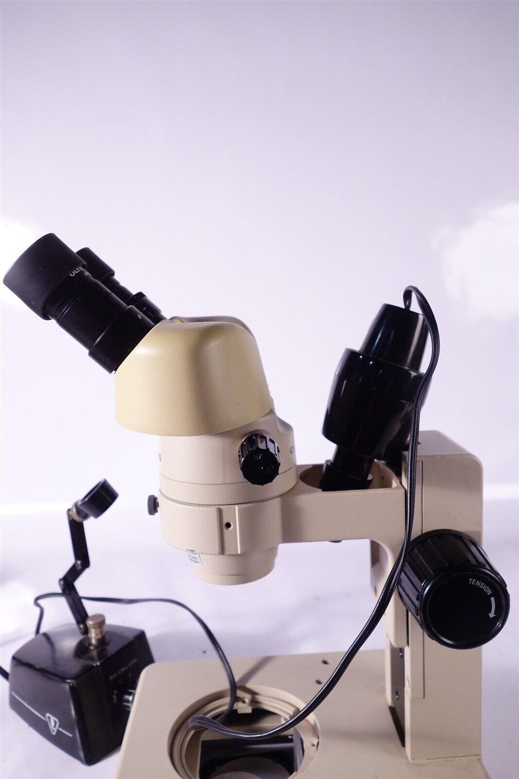 Olympus SD30 Stereo Microscope with Light source