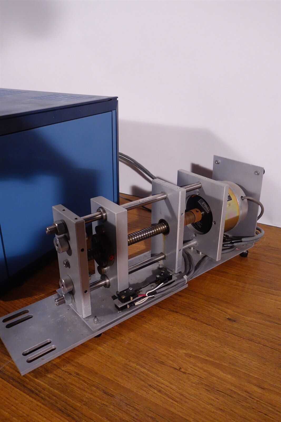 UPDATE INSTRUMENT MODEL 715 SYRINGE-RAM CONTROLLER Tested, Working 