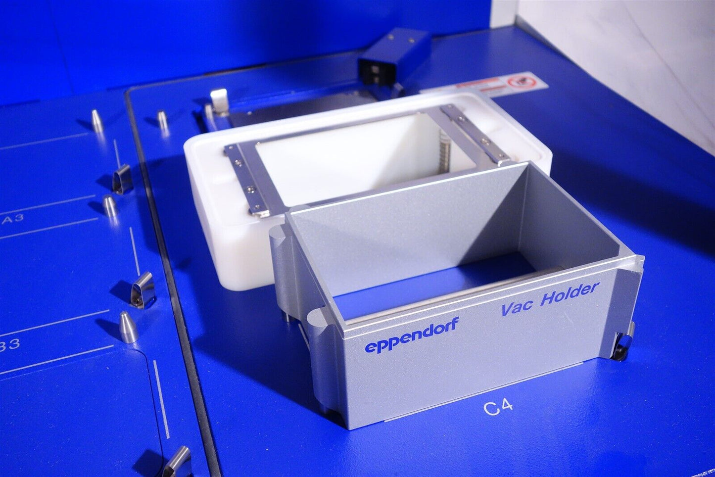 Eppendorf epMotion 5075 with TG-T Gripper 