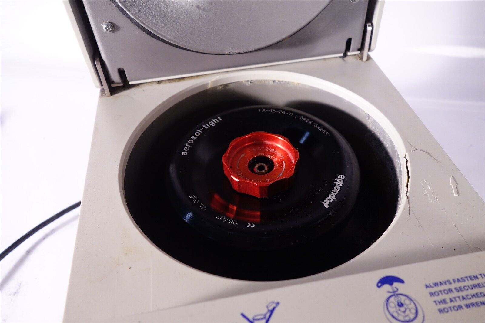 Eppendorf Centrifuge 5424 with FA-45-24-11 - Aerosol Tight Rotor