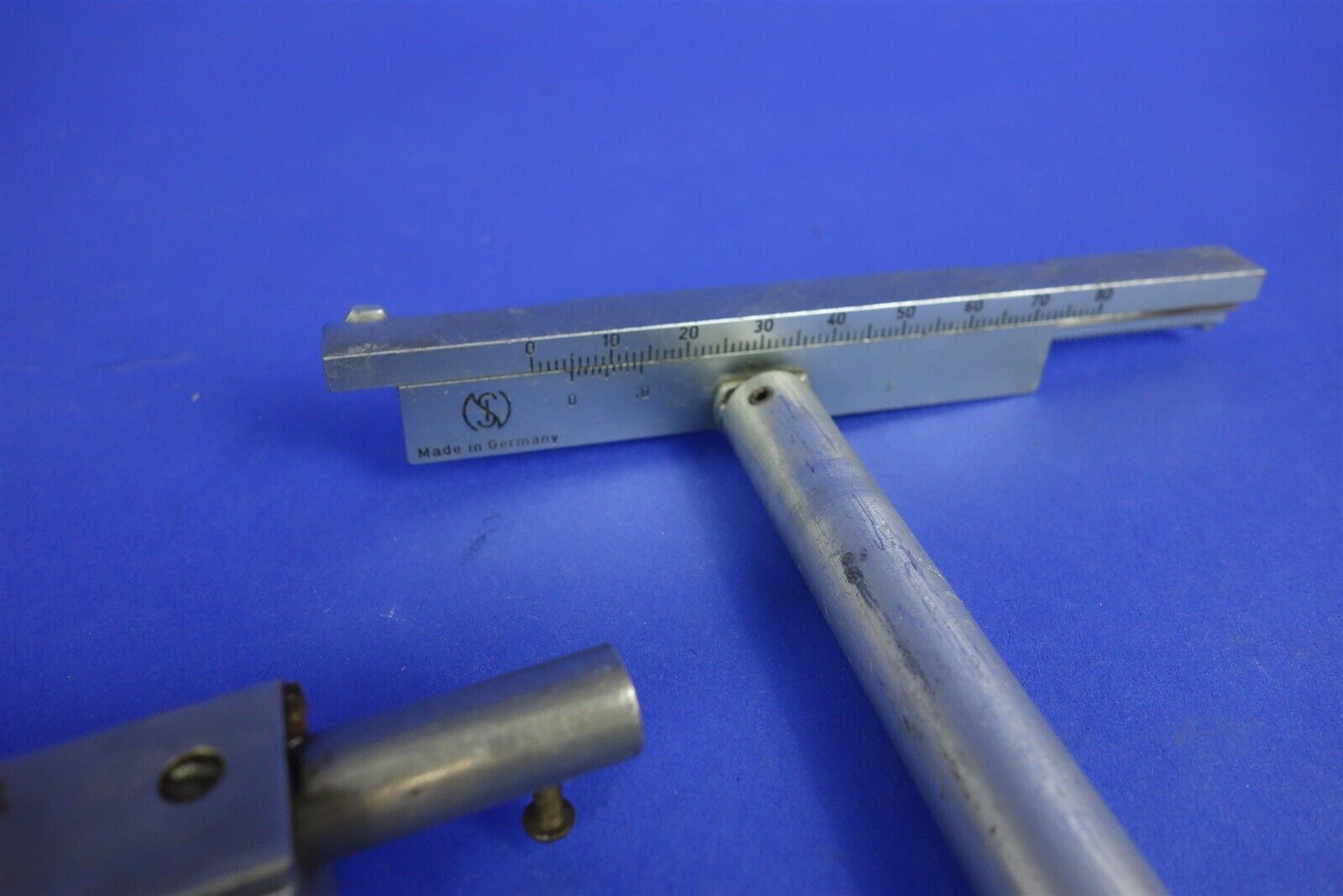 Remote / Pfeiffer / German Microscope long arm fixture / stage 