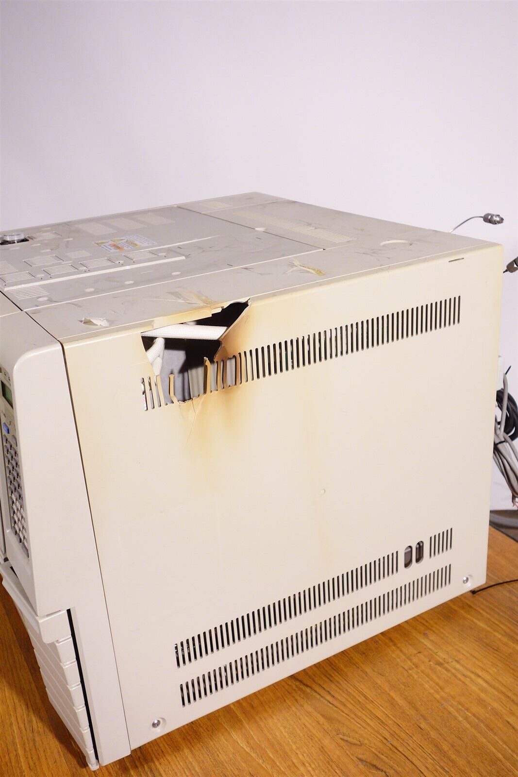 Shimadzu GC-17A Gas Chromatograph with FID Detector - Working 