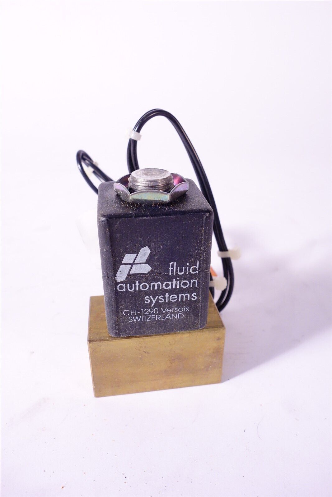 Varian CO2 Solenoid Valve 03-917184-00 3400CX - NEW 