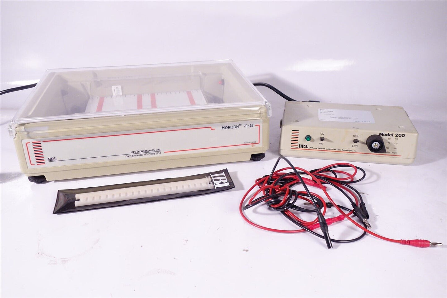 GIBCO BRL Horizon 20-25 Horizontal Electrophoresis System with 200 Power Supply