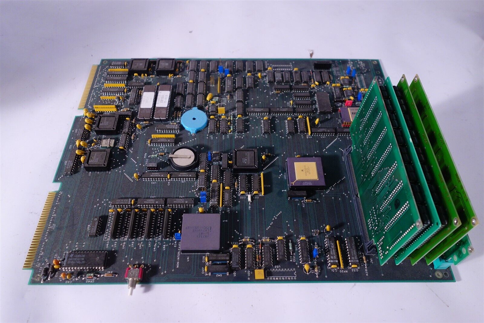 Beckman DU 7400 Main Board Motorola mc68020RC12e Intel A82786 