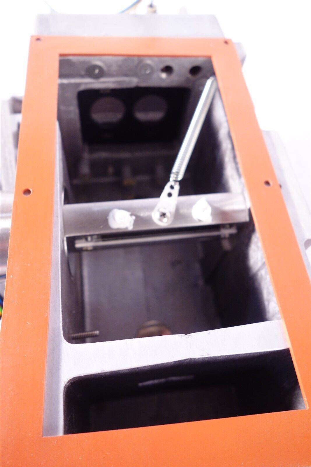 Flow Through Monochromator Diffraction Grating - UV / Light source 