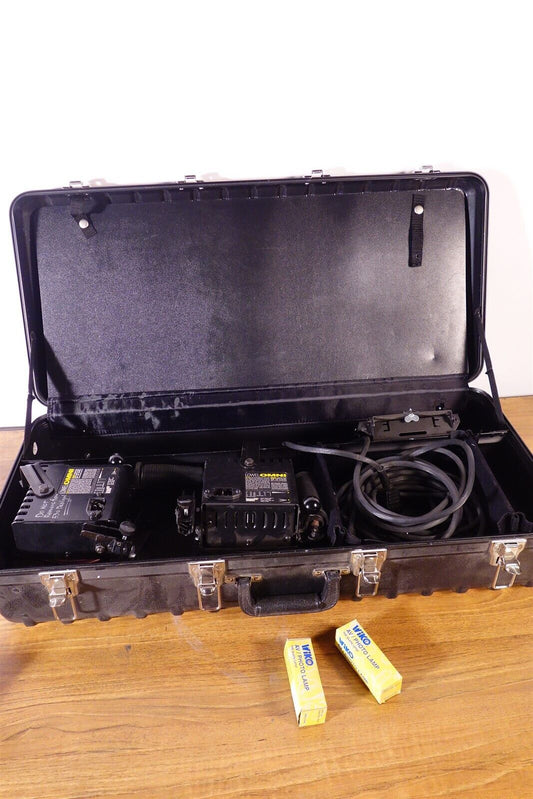 Lowel Omni Portable / Studio Light kit with 2 new Bulbs 