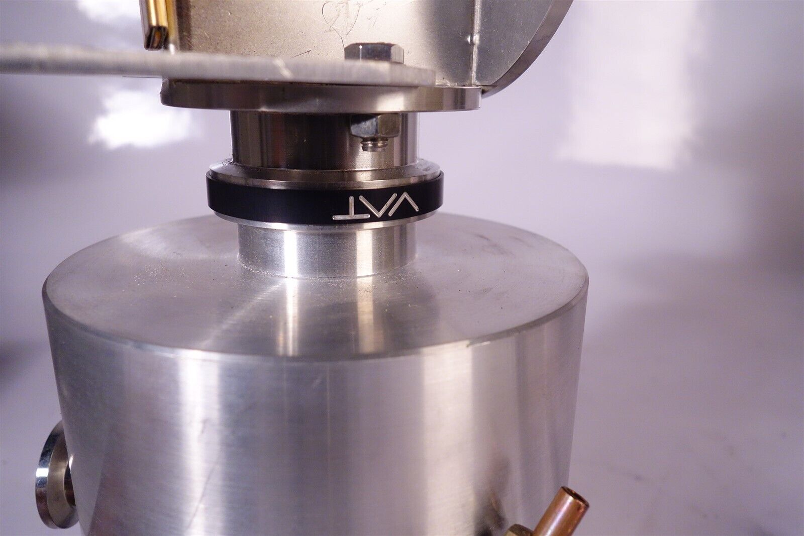Kratos / Varian ? VAT ? Electron Gun / Detector Gas Analyzer Assembly identify? 