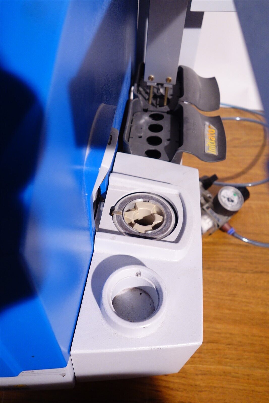 Biotage Initiator EXP US with Robot Eight 