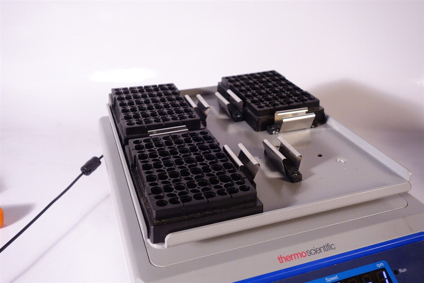 Thermo Scientific Microplate Shaker Model 88882005 - Gives Error