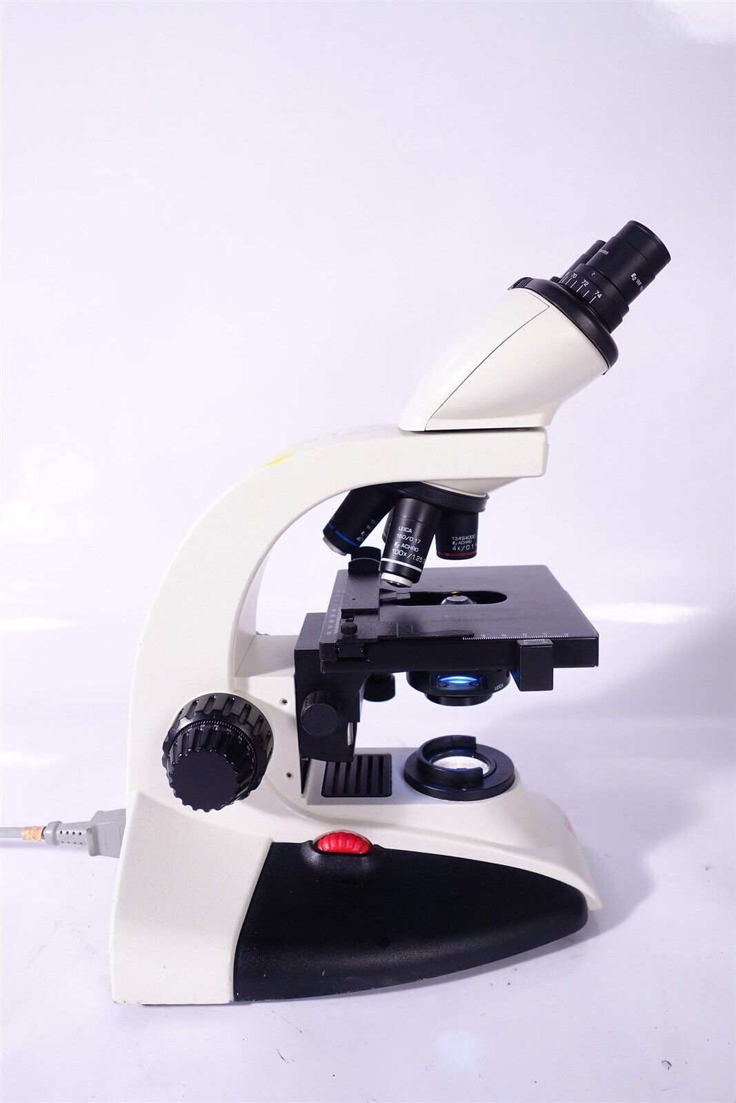 Leica CME Microscope with 3 Objectives - Great Working Condition 