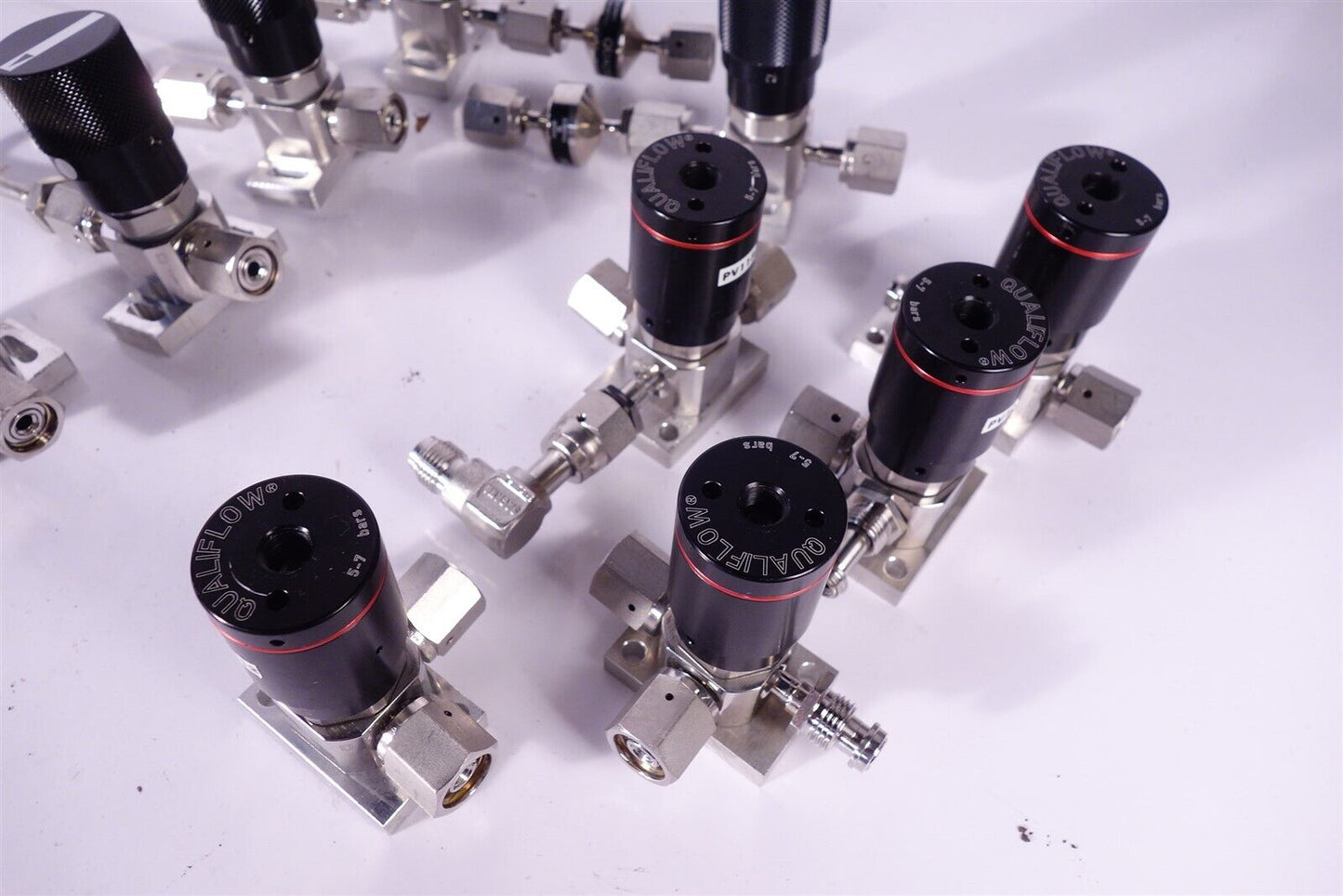 Large Lot of Qualiflow Stainless Pneumatic Valves - Excellent 