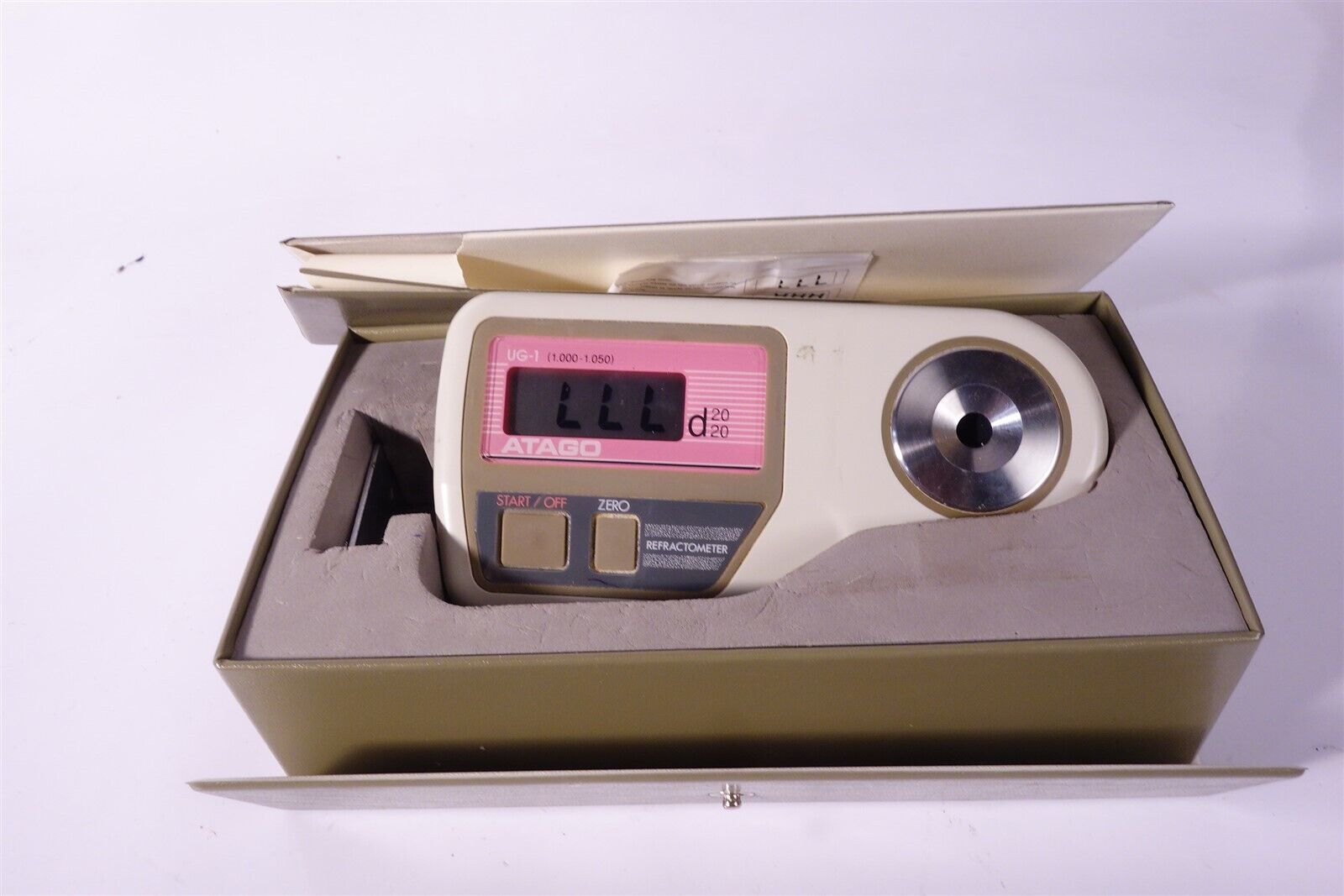 ATAGO UG-1 Refractometer – Hurst & Associates