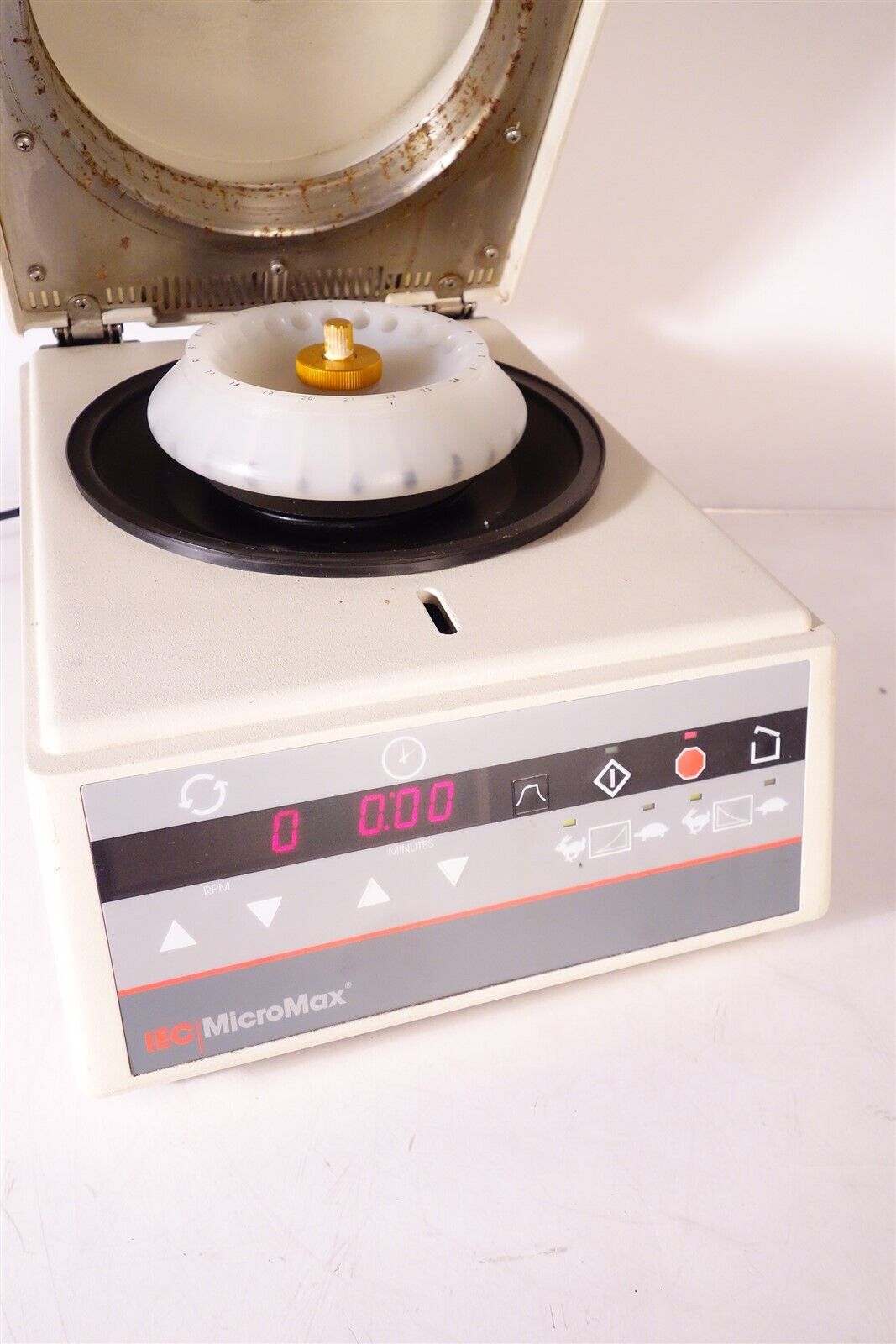 IEC Micromax Centrifuge works but has noise. 