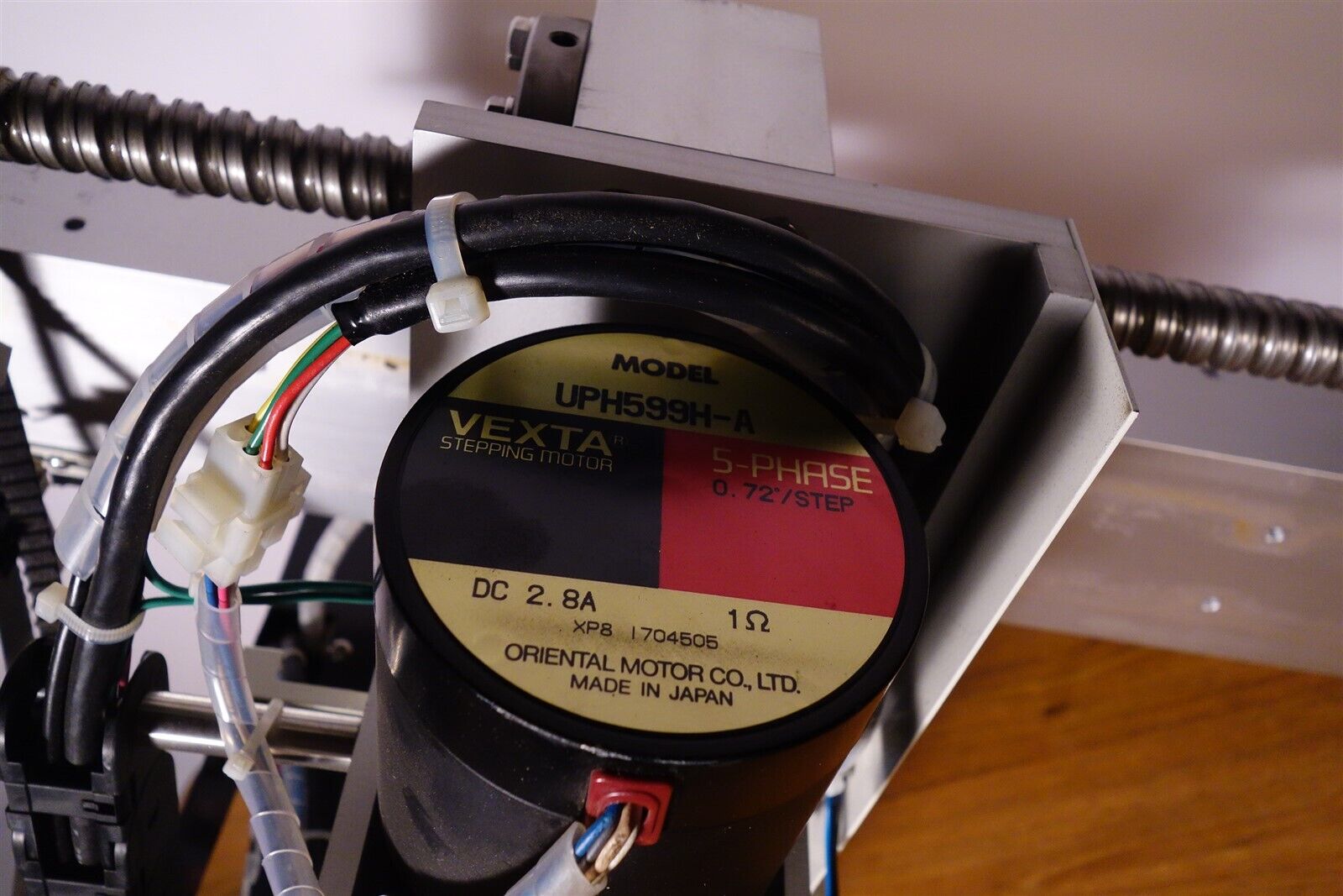 Transformer with Vexta Stepping Model UPH599H-A motor