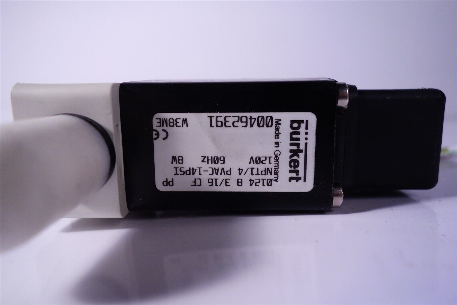 Burkert NPT1/4 PMAX 14PSI Solenoid Valve 00462391