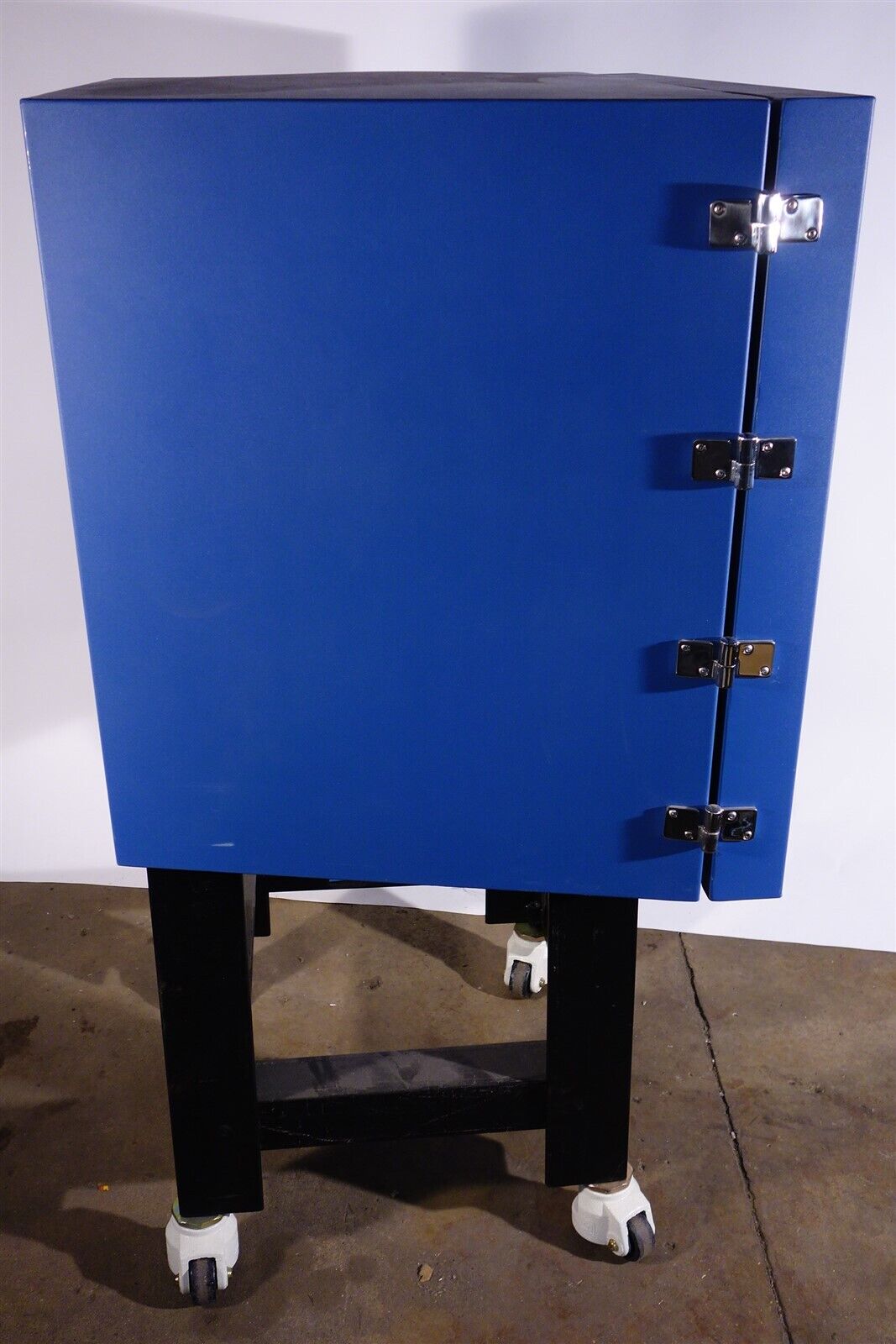 Large Rolling Acoustic / Vibration Isolation Chamber 