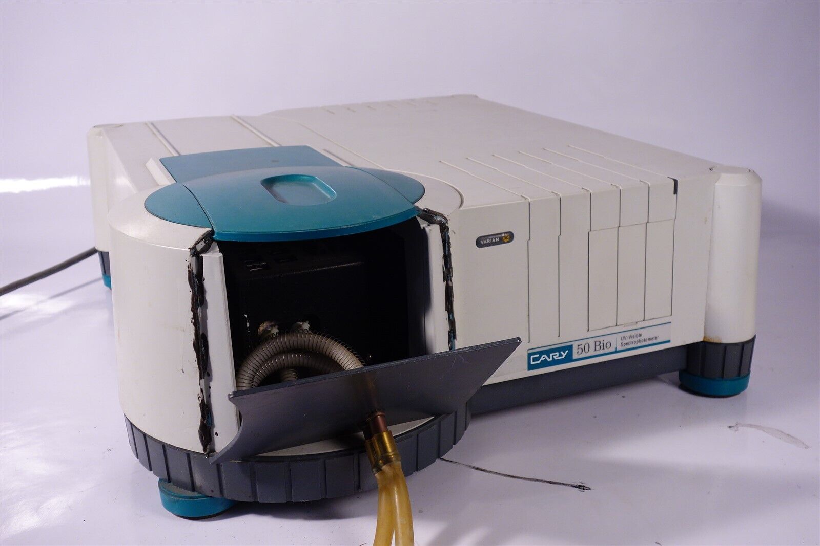 VARIAN Cary 50 UV-VIS Spectrophotometer with 18Cel Transporter 