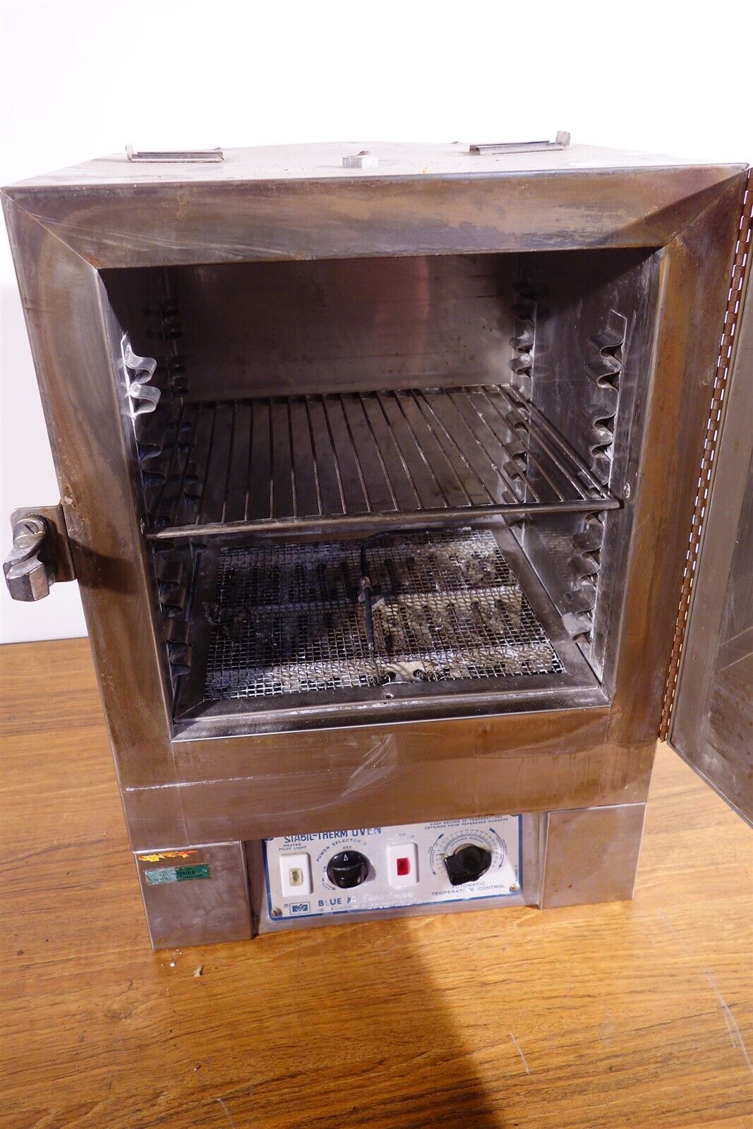 BLUE M OV-12A OVEN INNER DIMENSIONS 12”H X 12”W X 12”D Working Condition 