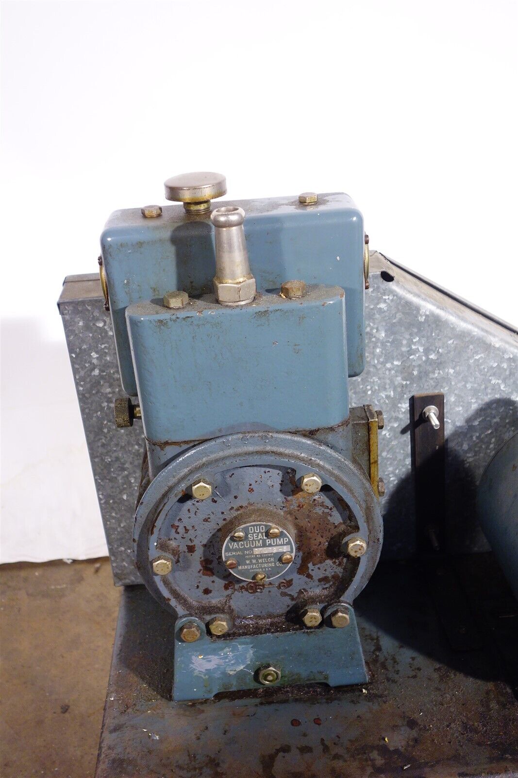 Large Welch DuoSeal Vacuum Pump - Excellent 