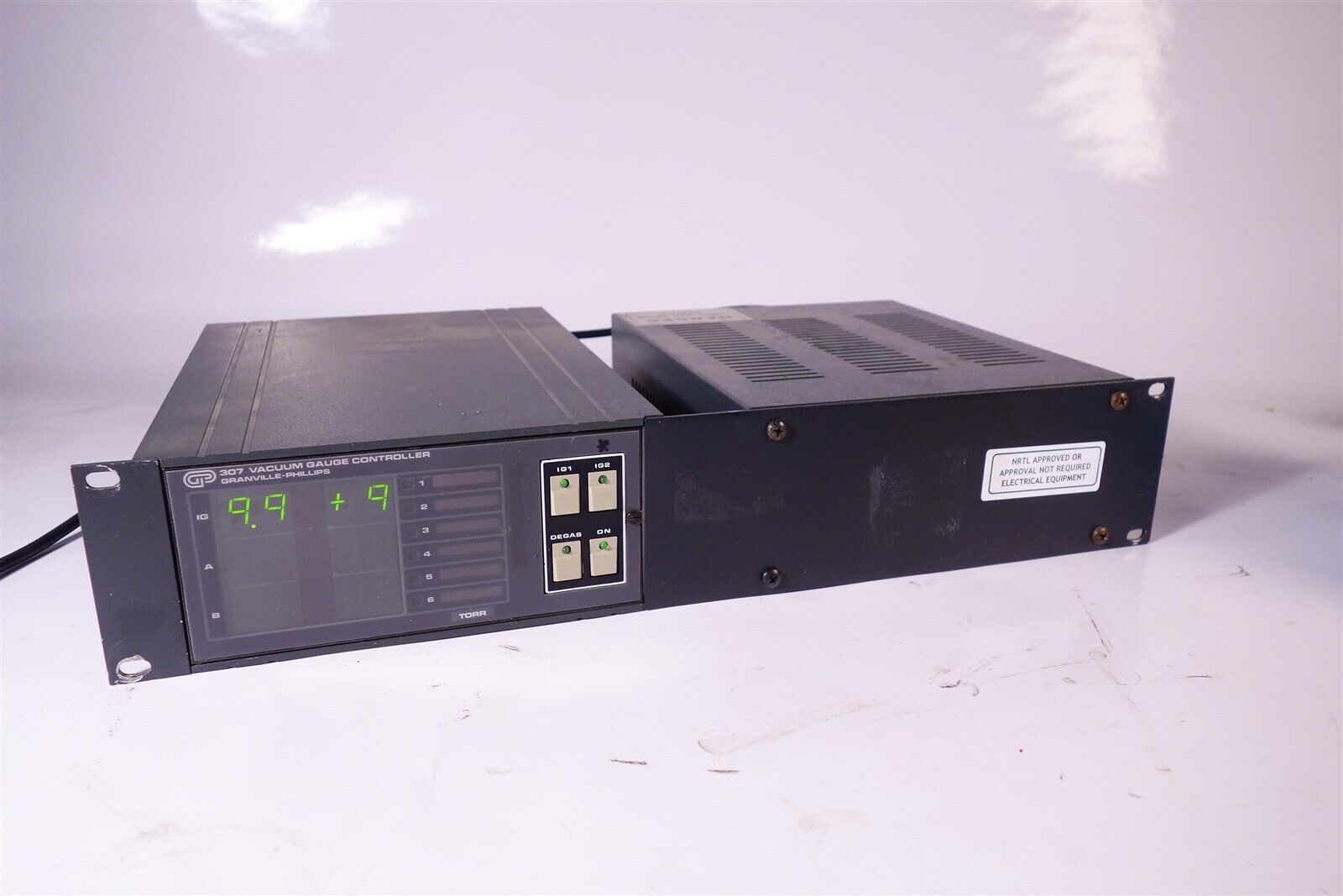 Granville-Phillips 307 Vacuum Gauge Controller