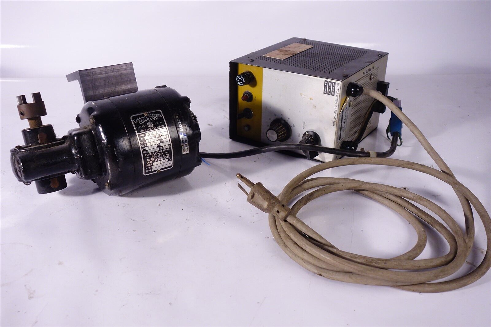 BODINE ELECTRIC NSH-33R 30:1 / NSH33R SERIES 400 Control Gear Motor + Controller