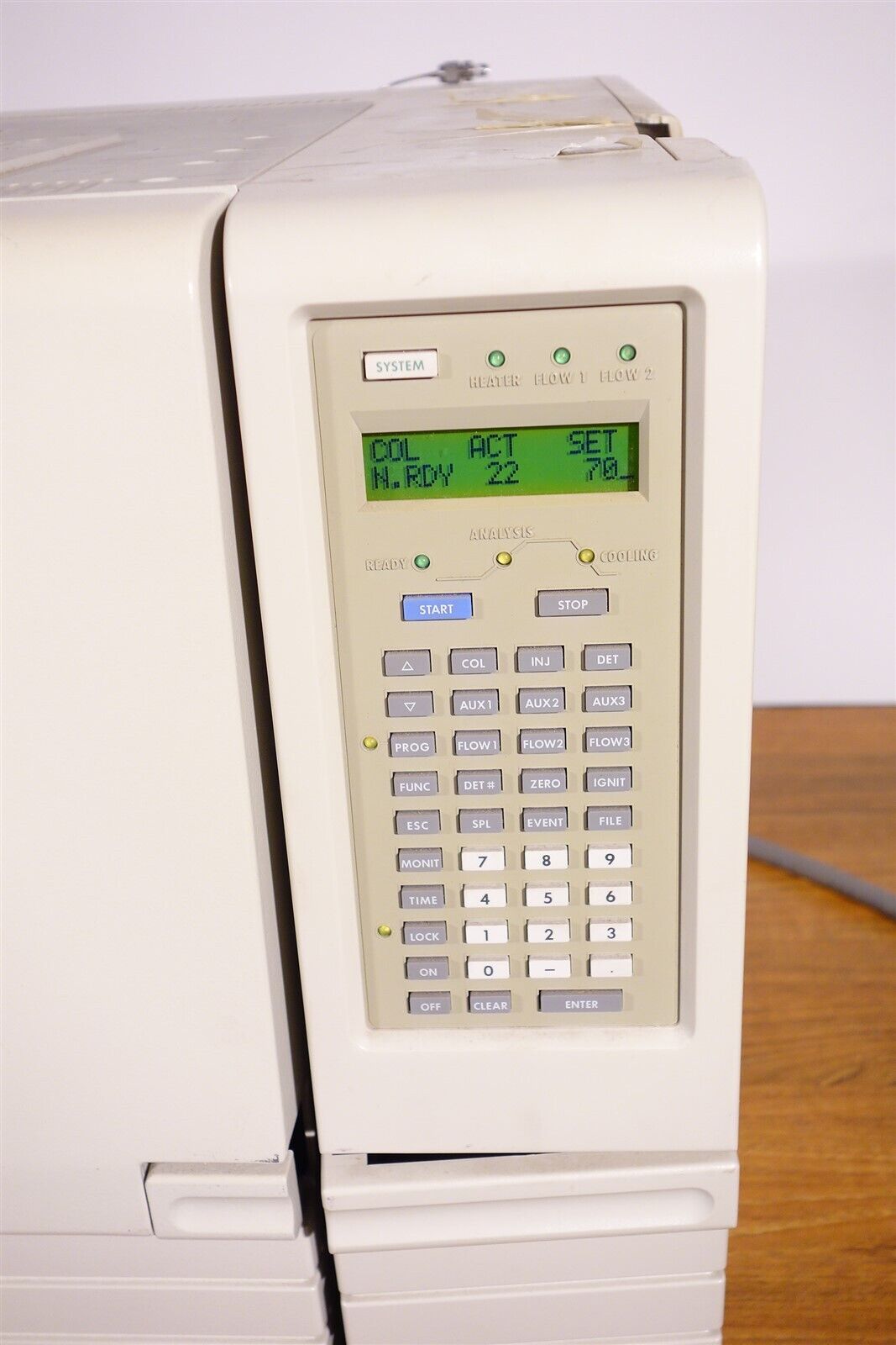 Shimadzu GC-17A Gas Chromatograph with FID Detector - Working 