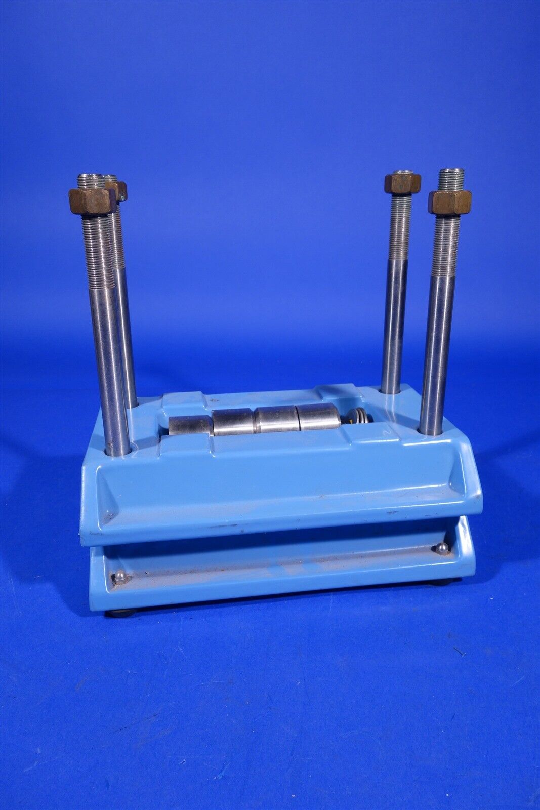 Lab Press - Gel Electrophoresis Laboratory Instrument Press with Spacers 